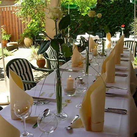 Hotel Privathotel Garni Zur Freystatt Am Wasserschloss 3*